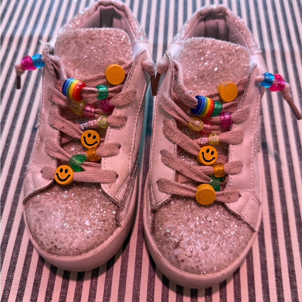 White High-Top Sneakers with Unique Laces